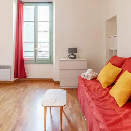 Near Place Massena نيس